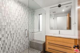 , 454 S. Venice Blvd, Venice, CA 90291 - 9