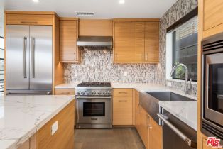 , 454 S. Venice Blvd, Venice, CA 90291 - 24