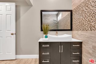 Condominium, 2219 Bentley ave, Westwood, CA 90064 - 12