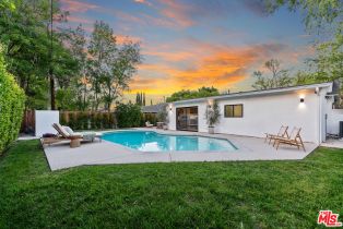 Single Family Residence, 24057 Sylvan st, Woodland Hills, CA 91367 - 2