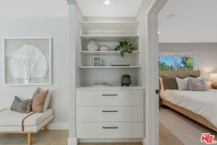 Single Family Residence, 24057 Sylvan st, Woodland Hills, CA 91367 - 13