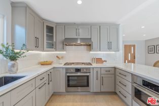 Single Family Residence, 24057 Sylvan st, Woodland Hills, CA 91367 - 8