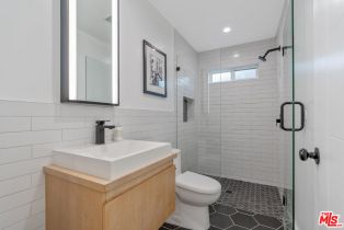 Single Family Residence, 24057 Sylvan st, Woodland Hills, CA 91367 - 18