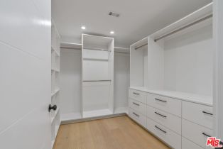 Single Family Residence, 24057 Sylvan st, Woodland Hills, CA 91367 - 12