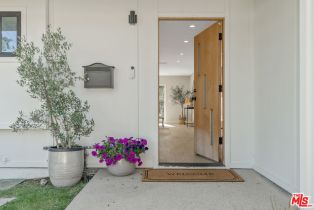 Single Family Residence, 24057 Sylvan st, Woodland Hills, CA 91367 - 3