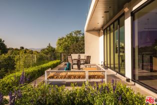 Single Family Residence, 3920 Knobhill dr, Sherman Oaks, CA 91423 - 9