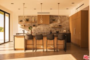 Single Family Residence, 3920 Knobhill dr, Sherman Oaks, CA 91423 - 3