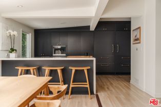 , 712 San Lorenzo st, Santa Monica, CA 90402 - 7