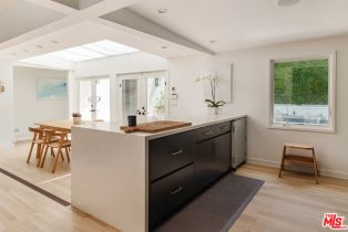 , 712 San Lorenzo st, Santa Monica, CA 90402 - 9