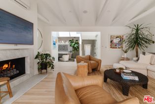 , 712 San Lorenzo st, Santa Monica, CA 90402 - 4