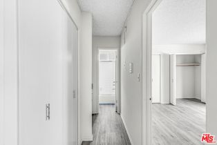 , 1811 Parnell ave, Westwood, CA 90025 - 3