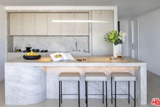 Condominium, 9200 Wilshire Blvd, Beverly Hills, CA 90212 - 4