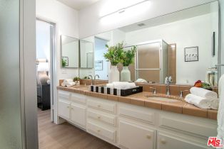 Condominium, 10725 Ohio ave, Westwood, CA 90024 - 15