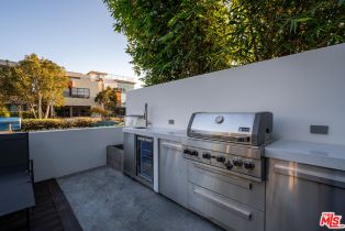 Single Family Residence, 453 Sherman Canal, Venice, CA 90291 - 9