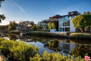 Single Family Residence, 453 Sherman Canal, Venice, CA 90291 - 52