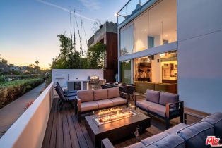 Single Family Residence, 453 Sherman Canal, Venice, CA 90291 - 11