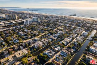 Single Family Residence, 453 Sherman Canal, Venice, CA 90291 - 56
