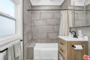 , 4400 Ocean dr, Manhattan Beach, CA 90266 - 8