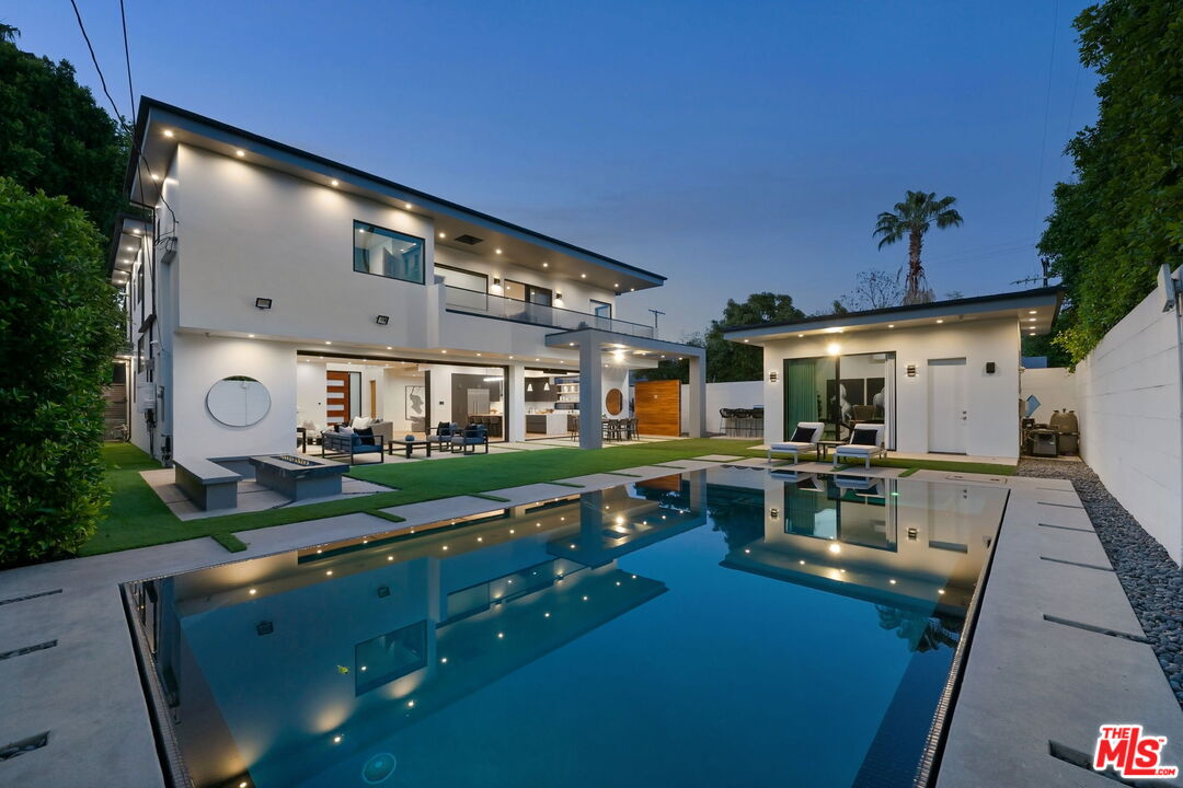 Single Family Residence, 14812 Morrison st, Sherman Oaks, CA 91403 - 1