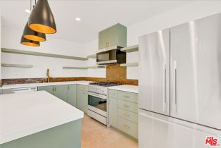 Apartment, 210 Hamilton dr, Beverly Hills, CA 90211 - 4