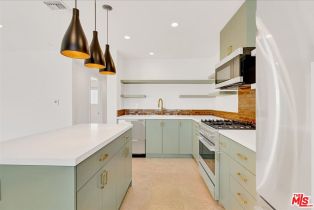 Apartment, 210 Hamilton dr, Beverly Hills, CA 90211 - 3