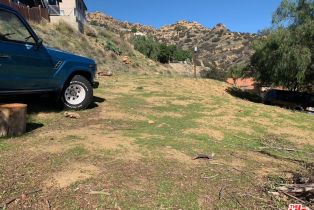 , 207 La Gross way, Chatsworth, CA 91311 - 3