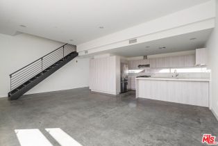 , 660 Rose ave, Venice, CA 90291 - 6