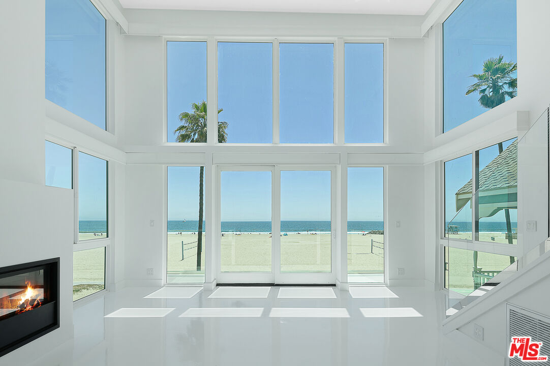 , 2419 Ocean Front walk, Venice, CA 90291 - 1