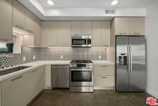 , 1250 Fairfax ave, West Hollywood , CA 90046 - 2