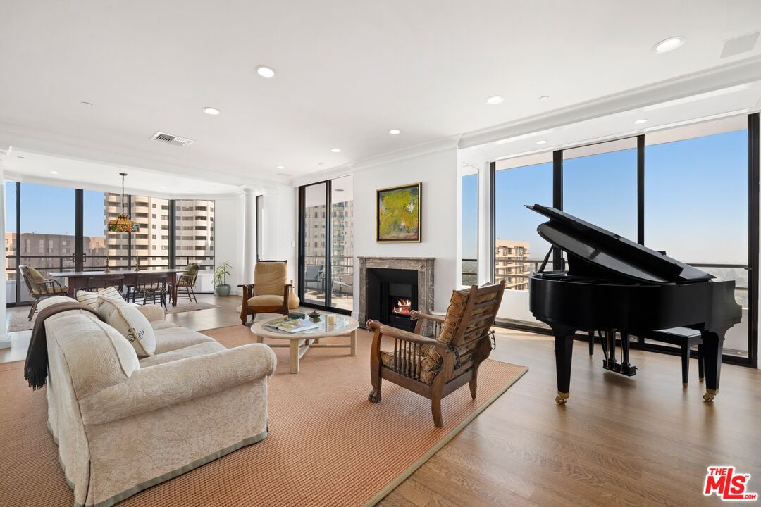 Condominium, 10601 Wilshire blvd, Westwood, CA 90024 - 1