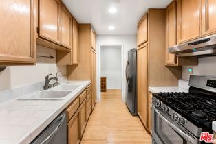 Condominium, 1255 10th st, Santa Monica, CA 90401 - 3