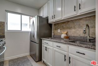 Condominium, 2452 Chelsea pl, Santa Monica, CA 90404 - 6