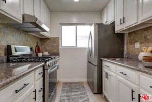 Condominium, 2452 Chelsea pl, Santa Monica, CA 90404 - 7