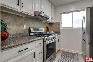 Condominium, 2452 Chelsea pl, Santa Monica, CA 90404 - 5
