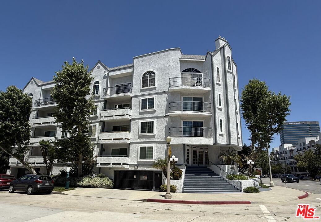 Condominium, 4401 Sepulveda blvd, Sherman Oaks, CA 91403 - 1