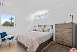 , 823 Flower ave, Venice, CA 90291 - 13