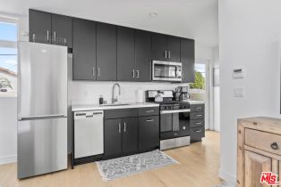 , 823 Flower ave, Venice, CA 90291 - 9