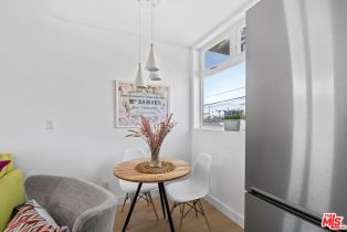 , 823 Flower ave, Venice, CA 90291 - 8