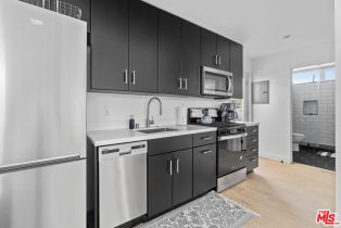 , 823 Flower ave, Venice, CA 90291 - 10