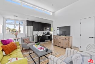 , 823 Flower ave, Venice, CA 90291 - 2