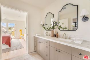 Single Family Residence, 2455 23rd st, Santa Monica, CA 90405 - 57