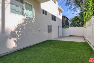 , 2438 5th st, Santa Monica, CA 90405 - 9