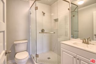 , 2438 5th st, Santa Monica, CA 90405 - 6