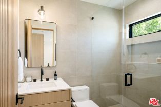 Single Family Residence, 2115 Walnut ave, Venice, CA 90291 - 33