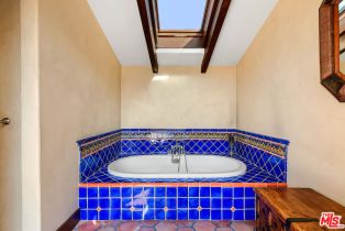 Single Family Residence, 667 Santa Clara ave, Venice, CA 90291 - 22