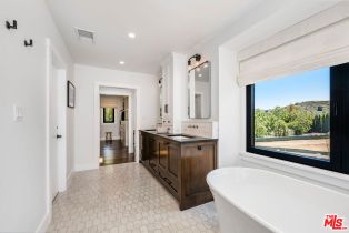 Single Family Residence, 24884 Jim Bridger rd, Hidden Hills , CA 91302 - 32