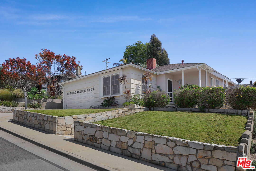 Single Family Residence, 10746 Cranks rd, Culver City, CA 90230 - 1