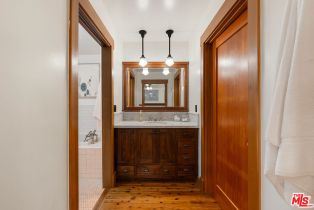 Single Family Residence, 5045 Oakdale ave, Woodland Hills, CA 91364 - 32