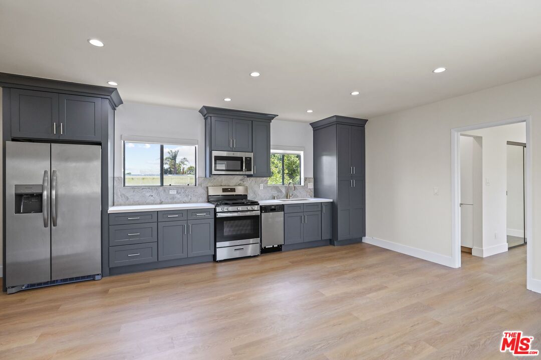 , 2001 Penmar ave, Venice, CA 90291 - 1