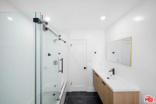 , 605 San Vicente blvd, Santa Monica, CA 90402 - 21